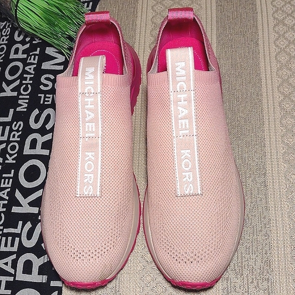 MICHAEL Michael Kors Barbie Pink Ombre Bodie Stretch knit sneakers - Picture 3 of 14